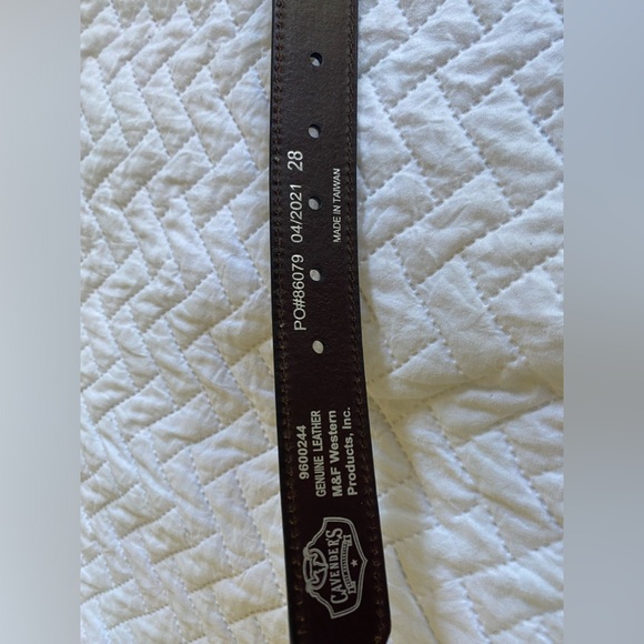 Cavender’ Learger belt with buckle - Picture 3 of 4
